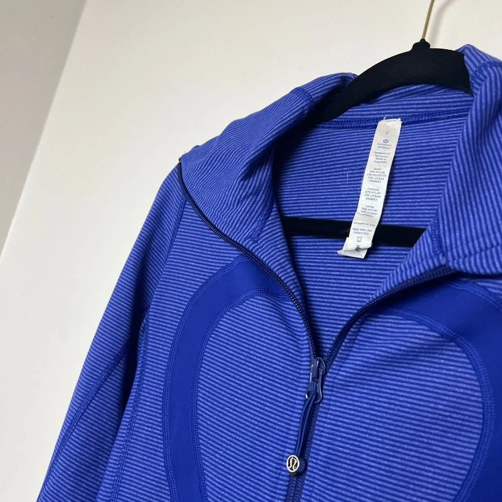 Lululemon Women's Size 2 In Stride Jacket Blue Striped Full Zip Athletic Running